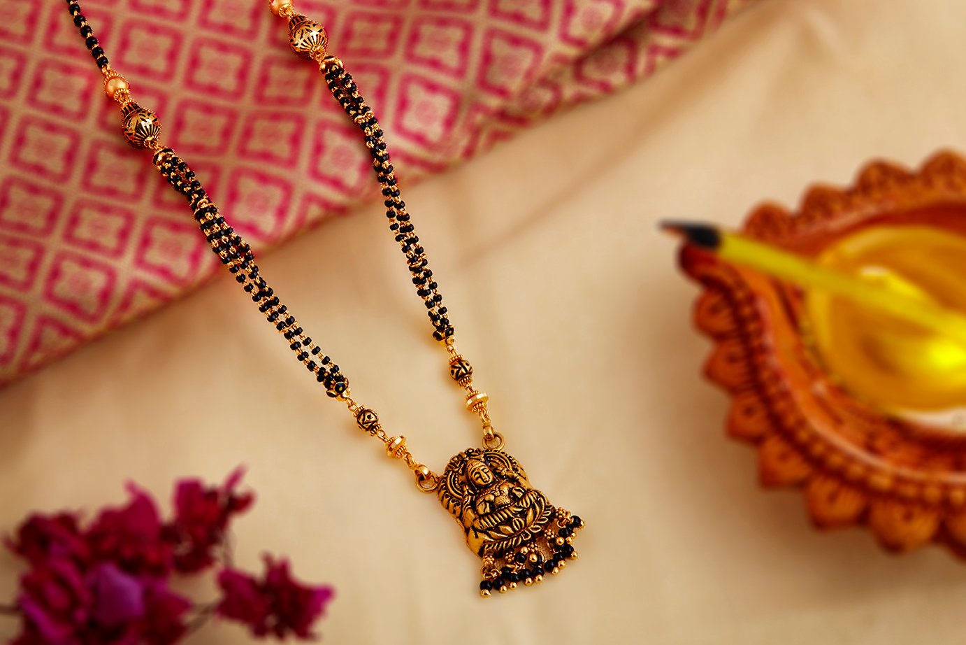 Modern mangalsutra. narayandas.co.in